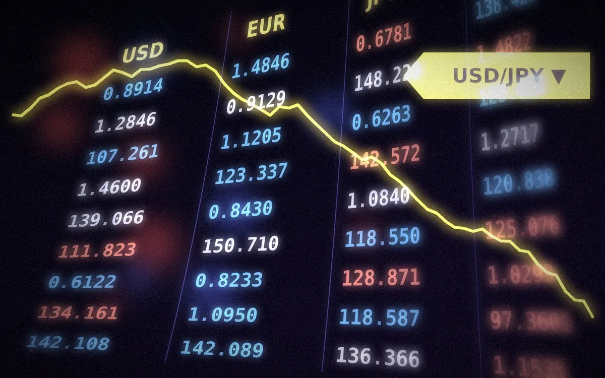 為替レートのボードと、円高方向へ下がるドル円チャートのイメージ